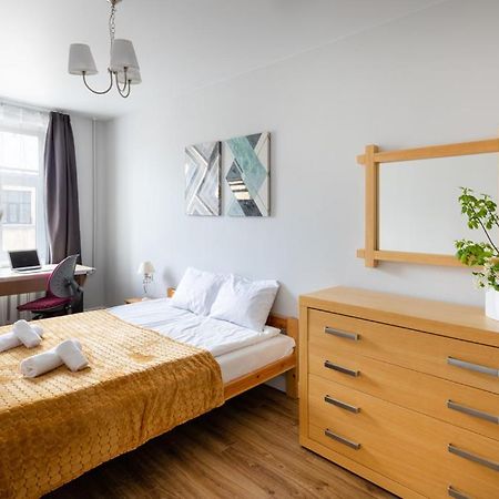 Cozy 2 Bedroom Apartment In Riga Centre Luaran gambar