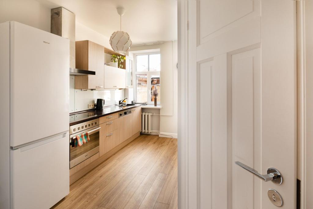 Cozy 2 Bedroom Apartment In Riga Centre Luaran gambar