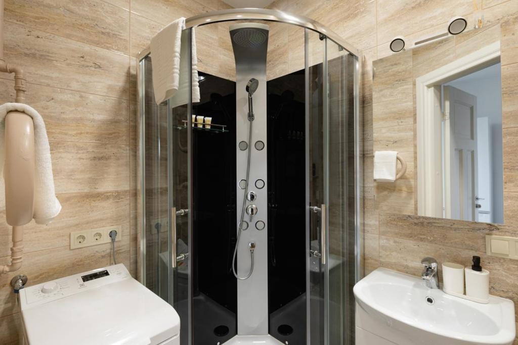 Cozy 2 Bedroom Apartment In Riga Centre Luaran gambar